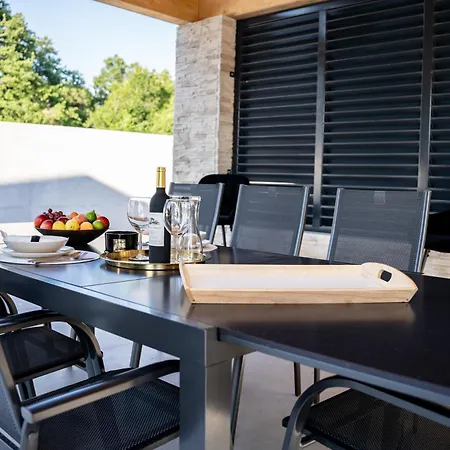 Istra Relax Smaragd Villa *