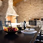 Istra Relax Smaragd Vila *