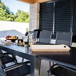 Istra Relax Smaragd Vila *