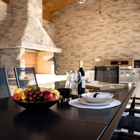 Istra Relax Smaragd Villa *