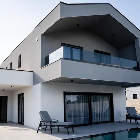 Istra Relax Smaragd * Rebici