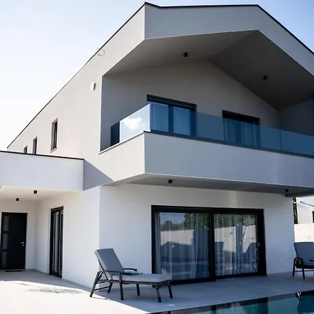 Istra Relax Smaragd * Rebici